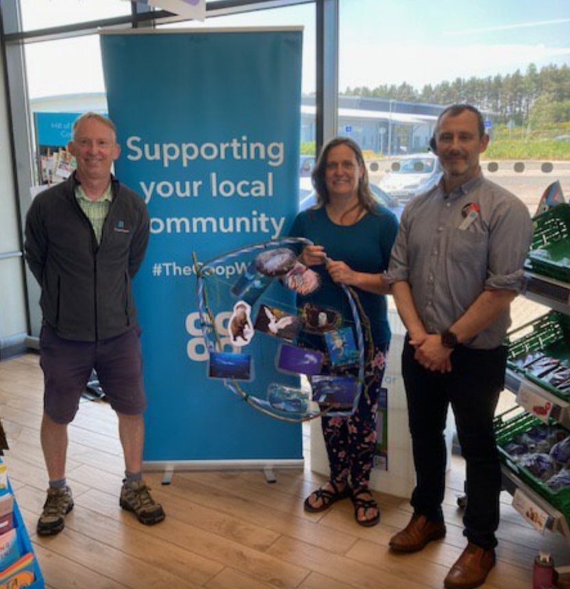 Wilsonpaulh's tweet photo. Celebrating #TheGreatBigGreenWeek with HOB manager, Alan Porter, Morag Leiper, Zero Waste Coordinator for Deeside CAN and Number One delivering a plastic and packaging workshop to P.4s from @hillofbanchory Great morning. https://t.co/x50uWkq8LZ