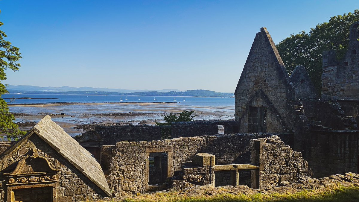 A quick stop off around St Bridget’s Church on the way from Aberdour to Dalgety Bay in this glorious summer heatwave #stbridgets #Fife #dalgetybay