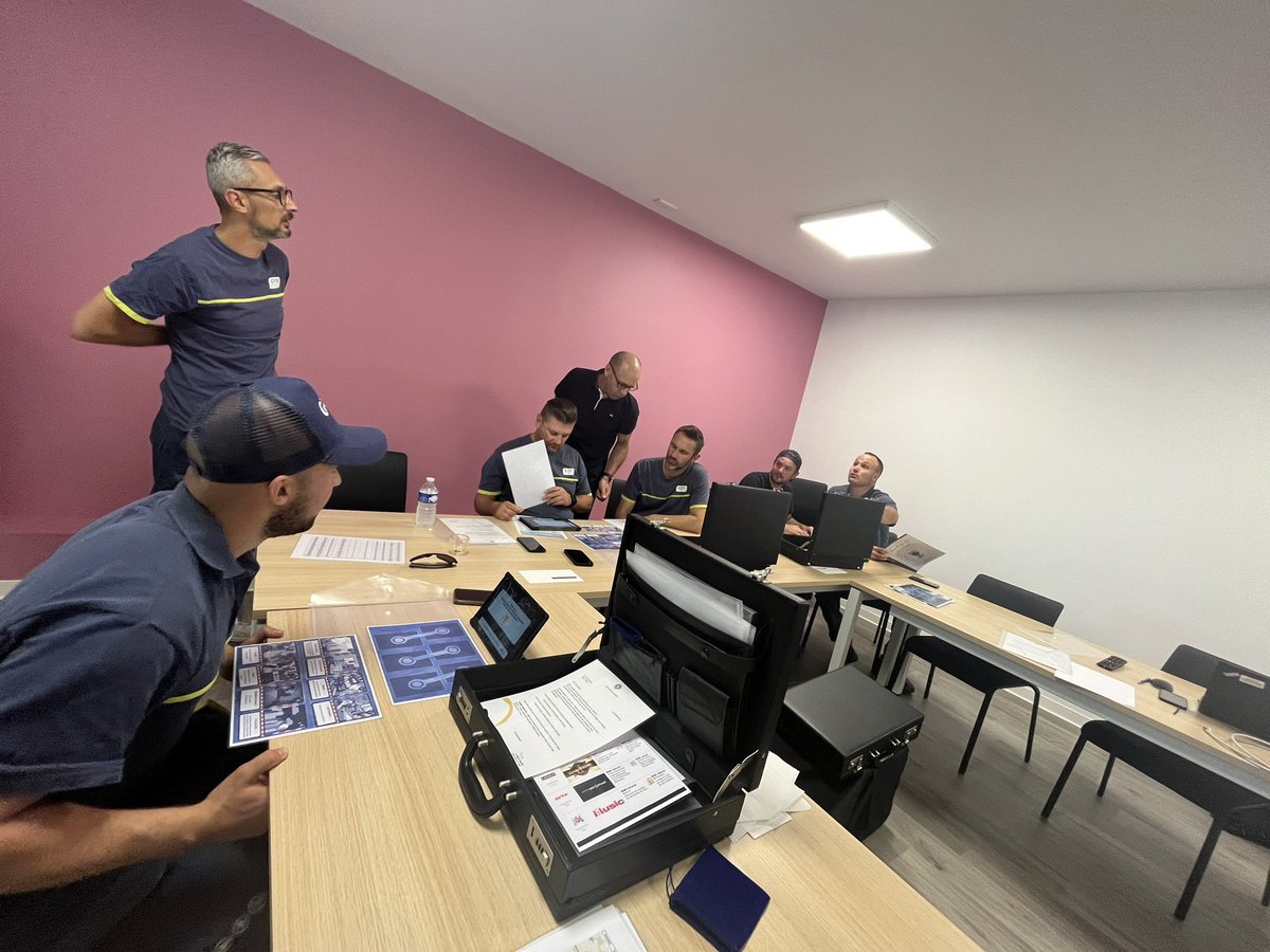 Semaine de la sécurité 365 Escape game Plain pied avec le préventeur sur notre belle agence de Gallargues le Montueux
#act4gaz #GRDF #DIEMOM #prevention #tousacteurs <a href="/GregoryTullier/">TULLIER</a>