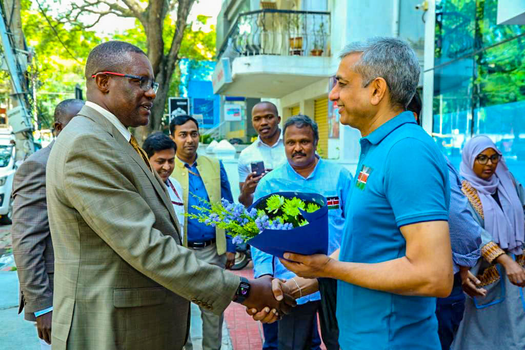 EliudOwalo's tweet photo. This morning,  accompanied by Amb. Willy Bett, Kenya’s High Commissioner to India,  I led an official Kenyan Delegation on a visit to EK Step Foundation. 

 This eGov foundation is building platforms to improve literacy and numeracy for children in India. https://t.co/Xt0TAZzJSz