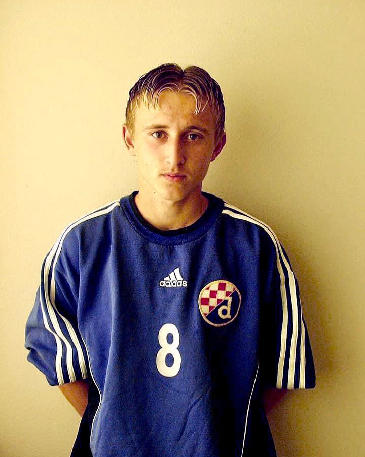 gnkdinamo's tweet photo. Kao mladi dječak imao si velike nogometne snove, a danas ih sve proživljavaš i jedan si od najvećih koji su igrali igru koju najviše volimo! 👏🏻💙

Veliki Luka Modrić! Kapetane povedi nas po zlato! 🇭🇷©️
#dinamozagreb 
📸 Dražen Patarčić https://t.co/RuCMn8nATF