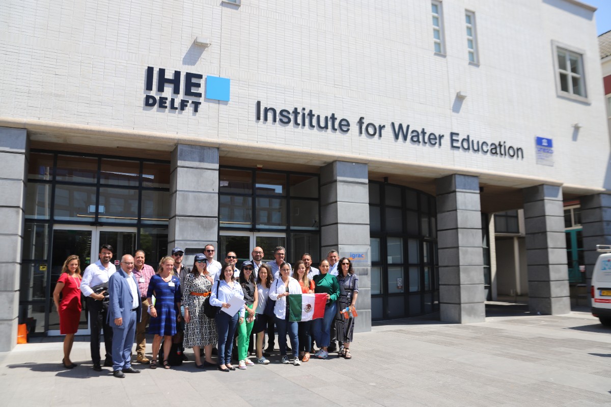ihedelft's tweet photo. Yesterday, IHE Delft welcomed a delegation of representatives from Mexican water treatment companies and authorities organized by @RVO_Nederland. We look forward to future #collaboration! 💧 https://t.co/JO4LCf16hl