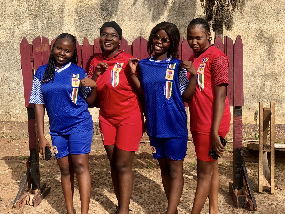 GUTSCHOOL's tweet photo. 🦁Les #lionnes 🇨🇫 de #Gutschool🦁
📢📢📢📢📢📢📢
Le #match est gagné d'avance, allez en paix les #fauves
🎶 Ehh bamara, Bada wala kPa 🎶
Le poids de la formation, le choc de l'ambition ✌️🇨🇫🦁
#CAN
#Centrafrique
#matchdequalification
#football https://t.co/Gcarg5WDCJ