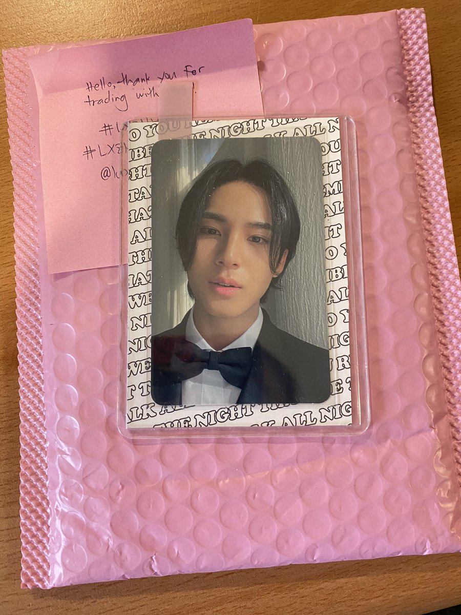 kookie_minie07's tweet photo. Thankyou so much @luxzencarrt for the trading with me , mingyu arrive safely💜 #LXZNTRADES #LXZNFEEDBACKS https://t.co/M7xXcIHrsT