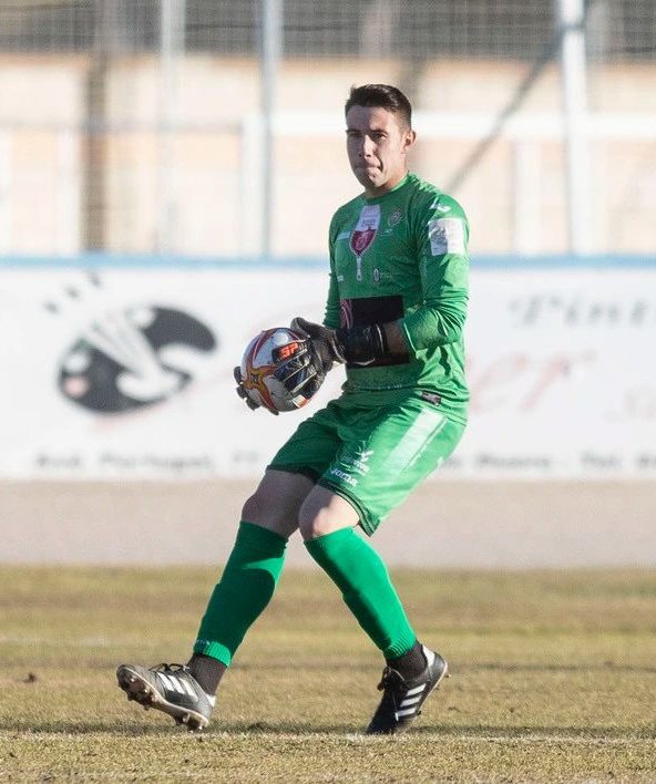 SDAlmazanoficia's tweet photo. 🚨 FICHAJE 🚨
El portero SERGIO GARCIA "PAISA" @sgvpaisa , se convierte en nuestro primer fichaje. 
El ex portero del Ávila ha militado en otros equipos como Ourense,Aragon, Zaragoza, R. Ferrol.
Fue ganador del trofeo Zamora con el Arandina en la temporada 21/22
🤍BIENVENIDO 💙 https://t.co/S710RTkZPB