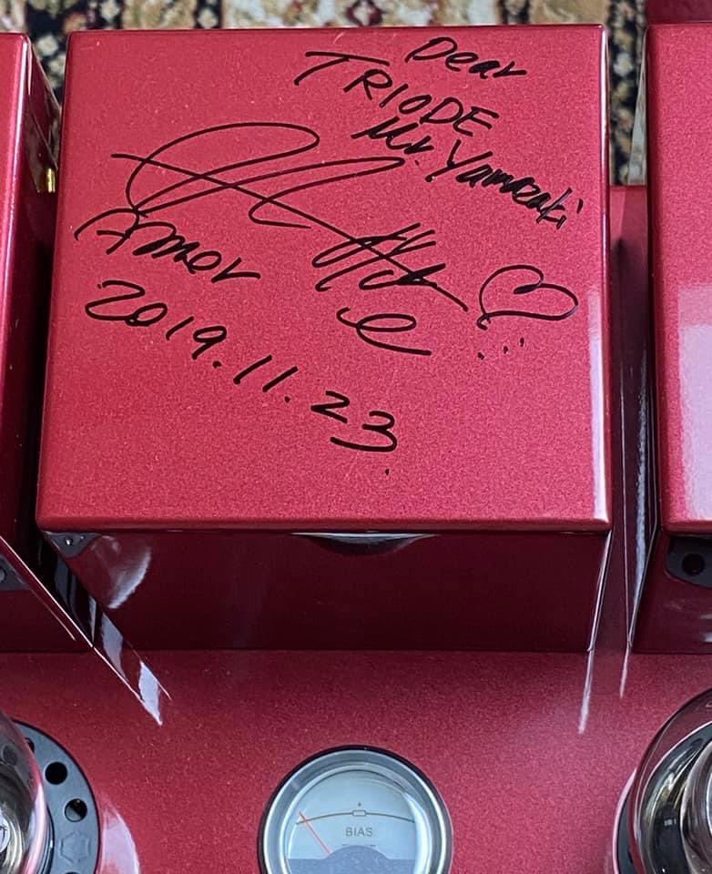 jazzsingermaya's tweet image. TRIODE山崎社長の投稿より
シェア☟

2019東京インターナショナルオーディオショウで使用した世界に1台のMayaさん仕様のTRV-A300XR マイクアンプです、ヘットフォン端子がマイク入力になっていてMayaさんのボーカルが更に魅力的に変身👍

#triode
#jazzsingermaya