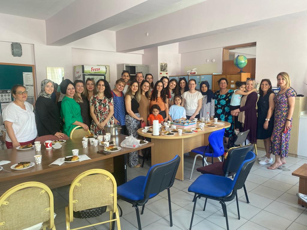 Tayini çıkan arkadaşlarımıza güzel başlangıçlar diledik.Organizasyonda emeği geçen başta okul müdürümüz olmak üzere herkese teşekkür ederz.
<a href="/tcmeb/">Millî Eğitim Bakanlığı</a>
<a href="/SokeKaymakam/">Söke Kaymakamlığı</a> 
<a href="/Aydin_MEM/">Aydın İl Millî Eğitim Müdürlüğü</a>
<a href="/seyfullah0966/">Seyfullah OKUMUŞ</a>
<a href="/sokemem/">Söke İlçe Milli Eğitim Müdürlüğü</a> 
<a href="/yapiciserafetin/">Şerafettin Yapıcı</a>
<a href="/cengizaydin36/">Cengiz Aydın</a>
<a href="/BahattinTr1/">Bahattin Tör</a>
<a href="/xxxAkay1/">Mehmet Can AKAY</a>
<a href="/BurcuByktorul2/">Burcu Büyüktoğrul</a>