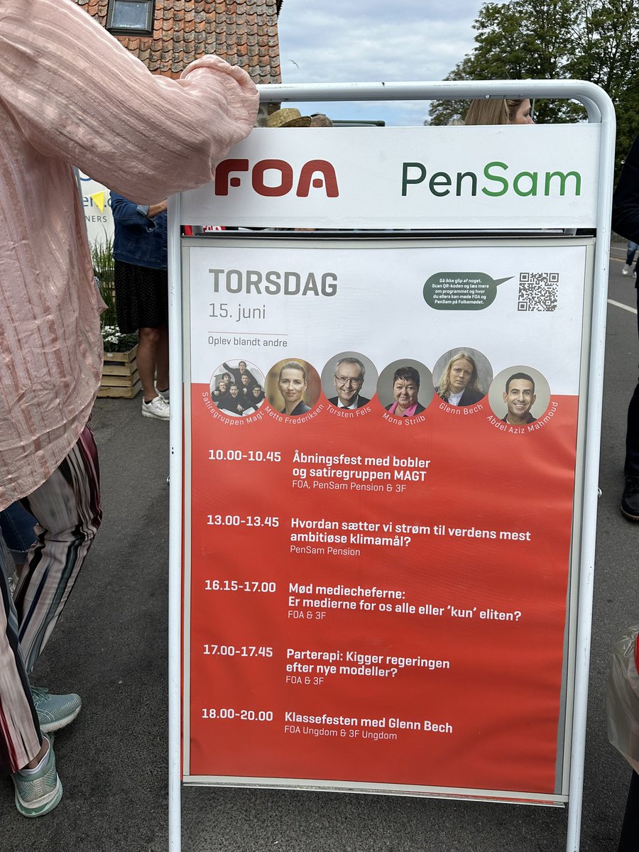 FOA_dk's tweet photo. Så er #folkemødet skudt i gang hos @FOA_dk,  @3F_Fagforening og #PenSam. Programmet står knivskarpt 👇 og stemningen er allerede oppe at ringe. Kig fx forbi kl 17:00, når @StriibMona og @HenningOvergaa1 går i parterapi med statsminister Mette Frederiksen #dkpol #FM23 https://t.co/5BUSQDXzsK