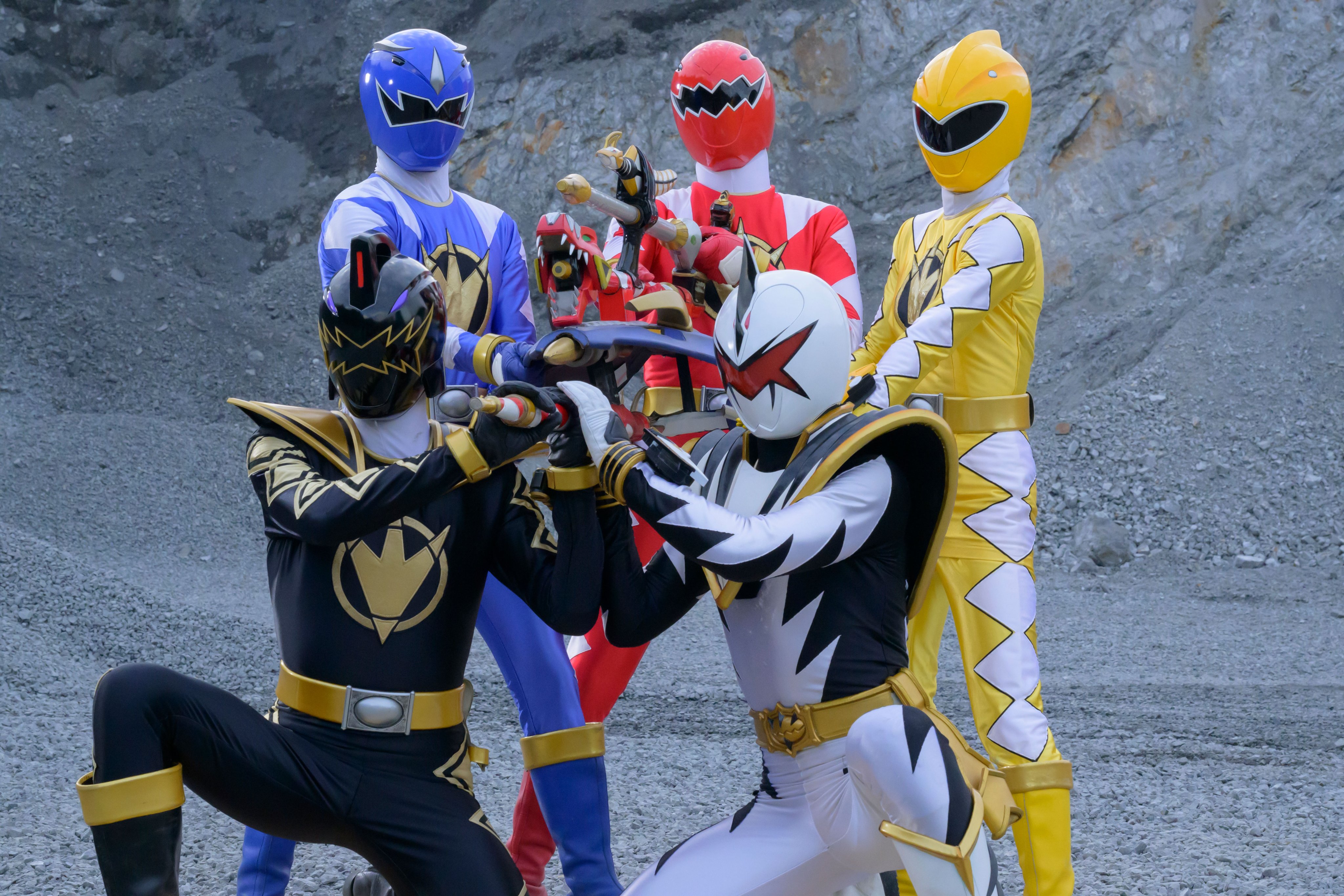 アバレンジャー ダイノボンバーセット Amazon.co.jp: 爆竜戦隊アバレンジャー ダイノボンバーセット : おもちゃ