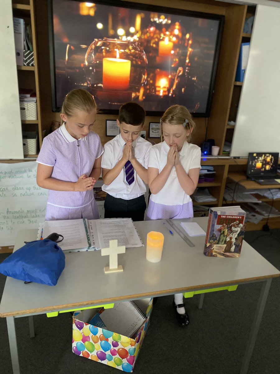 BirchwoodCE's tweet photo. A wonderful Class Worship ✝️ in Year 5 this morning! What a super way to start our current value of •Hope• 🕯️The children shared a Bible story and discussed how we have to hope and trust others at times - blindfold activity to show this. Fabulous! #bcepsyear5 @livdioceseed https://t.co/UzLxco1MTl