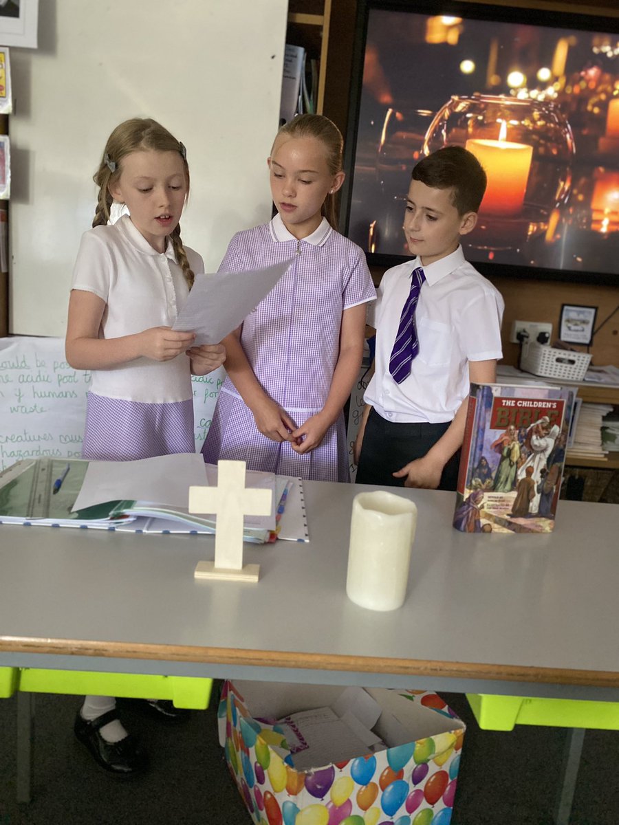 BirchwoodCE's tweet photo. A wonderful Class Worship ✝️ in Year 5 this morning! What a super way to start our current value of •Hope• 🕯️The children shared a Bible story and discussed how we have to hope and trust others at times - blindfold activity to show this. Fabulous! #bcepsyear5 @livdioceseed https://t.co/UzLxco1MTl