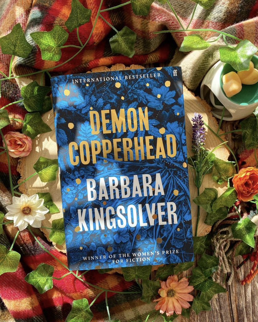bookmarkthewall's tweet image. A magical evening celebrating the winner of @WomensPrize 2023 last night 🥳 If you have not read #DemonCopperhead you’re in for a treat as it is a truly special book with an extraordinary and unforgettable voice. Huge huge congrats to #barbarakingsolver - a well deserved winner!