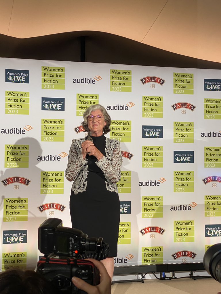 bookmarkthewall's tweet image. A magical evening celebrating the winner of @WomensPrize 2023 last night 🥳 If you have not read #DemonCopperhead you’re in for a treat as it is a truly special book with an extraordinary and unforgettable voice. Huge huge congrats to #barbarakingsolver - a well deserved winner!