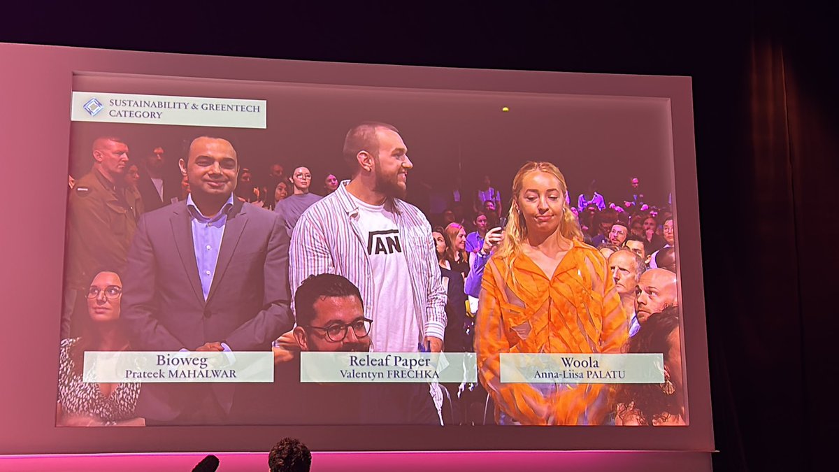 JeromeMONANGE's tweet photo. #vivatech LVMH innovation awards 
Thématique : Durabilité et tech vertes

the WINNER 🏆 is
- @woolapackaging : emballage en restes de laine de mouton

Other finalists are 
- #ReleafPaper : emballage durable à base de feuilles mortes
- @woolapackaging : emballage en restes de laine de mouton

#luxe #durabilté