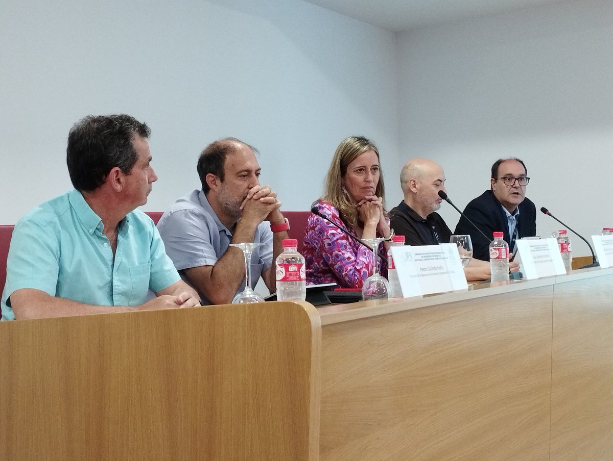 juanboubeta's tweet photo. Enjoying the opening session for the Third Doctoral Consortium in Computer Science (#JIPII 2023) taking place at the School of Engineering (@esingenieriauca), @univcadiz, in Puerto Real, Cadiz, Spain.
@Divulga_UCA https://t.co/e6RP82f4J3