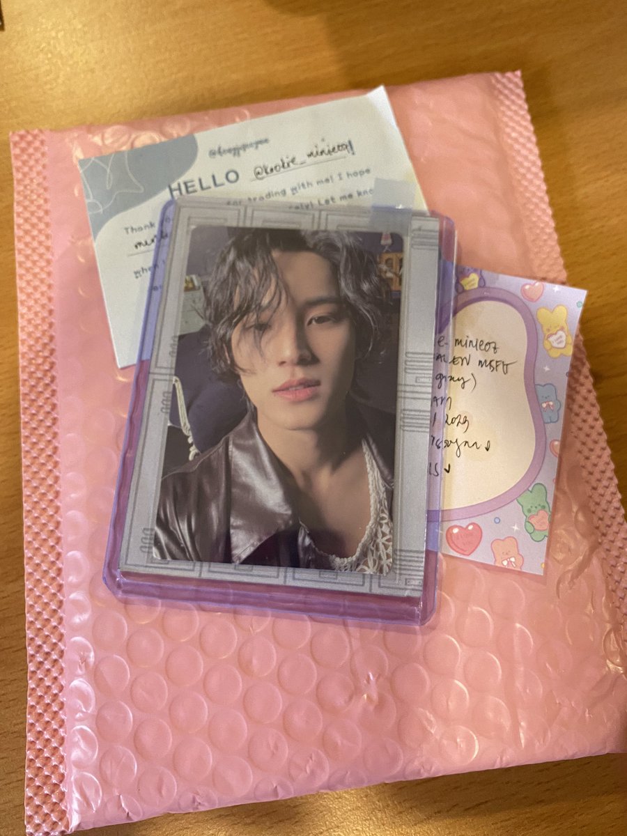 kookie_minie07's tweet photo. Yeyyy!!! Thankyou so much @hongjisooyaa fo trading with me, gyu arrive safely.. π©· #IRISceive #MAILSfromIRIS. π₯° https://t.co/bUBoqjrvm1