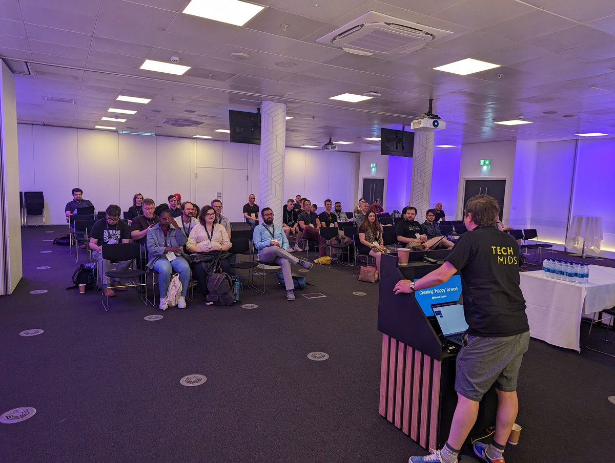 devopsdaysbrum's tweet image. Kicking off track 2!!