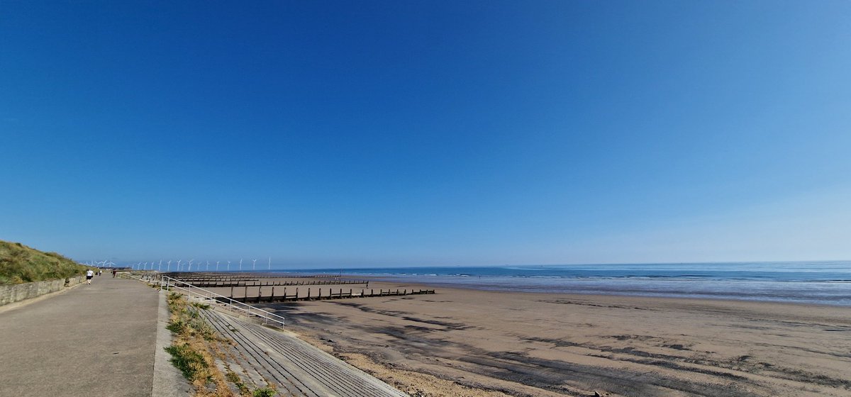 #GrimUpNorth #teessidelive #StormHour #bbcweather #itvweather #earthandclouds #PhotographyWx #rcambassadors #Saltburn #Marske #Redcar #NorthYorkshire #galaxys22