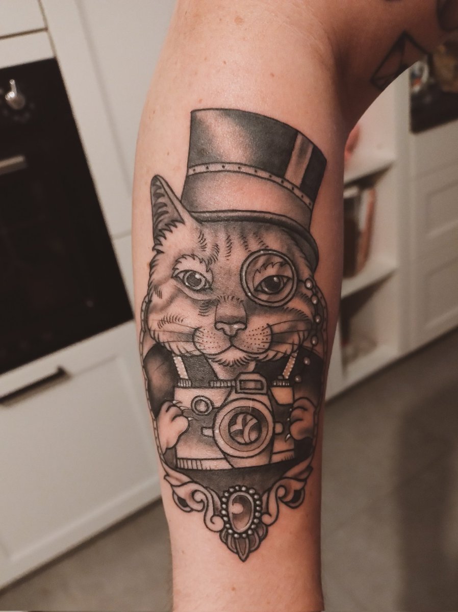 When your cat is your absolute little Hero but you also have a major love for Photography. #newink #tattootime