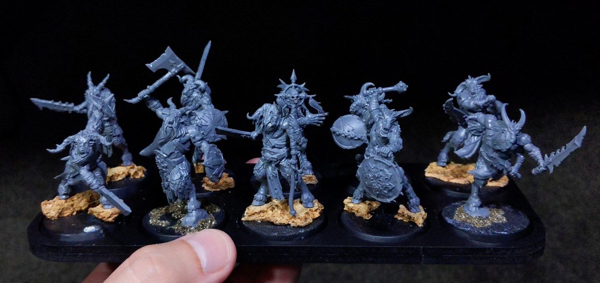 Turns out those new Kill Team Beastmen are pretty easy to convert for WH Fantasy/AoS. They get me excited for what a proper refresh of the Beastmen line could look like.

#WarhammerCommunity #Beastmen #AoS