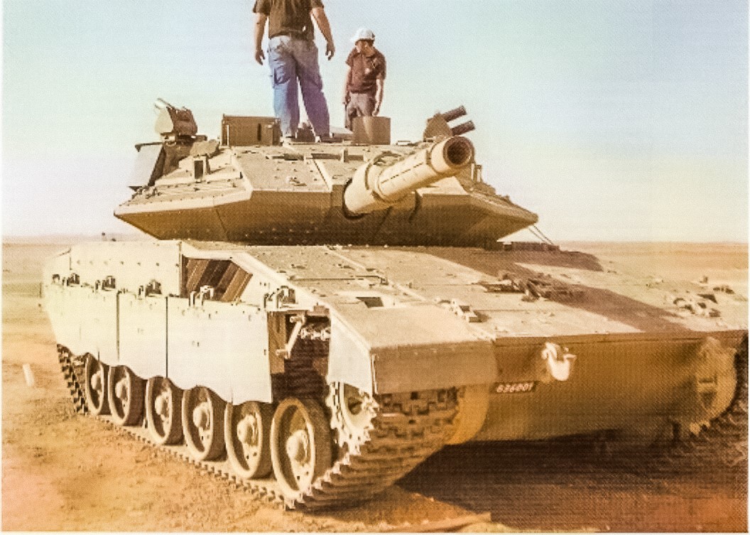 The Iron Fist hard kill APS developed by IMI experimentally installed on the first prototype of the Merkava Mk4.
The IDF were the first to understand that hard kill APS drastically increases MBT survivability. Ukraine shows that MBT also needs RCWS with anti-drone system.
📸IDR