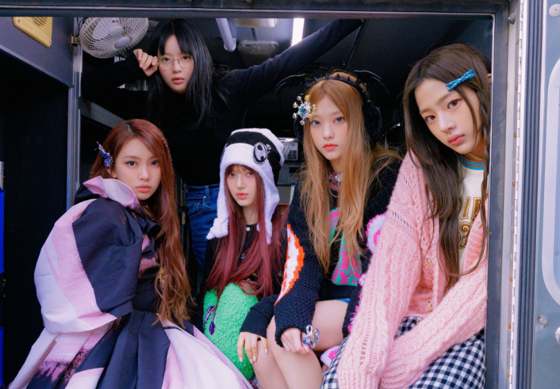AboutMusicYT's tweet photo. 'OMG' by NewJeans is the best kpop song of 2023 (via RollingStone). https://t.co/aHwxquqYZz