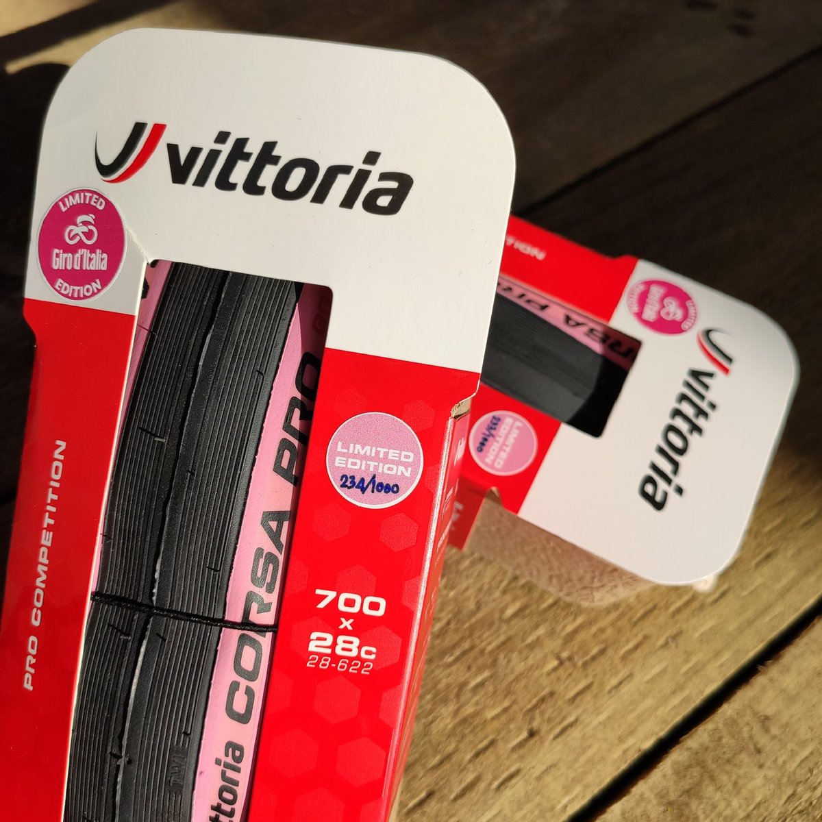 We have one set of limited edition #VittoriaCorsaPRO in Pink made for the model launch during the @giroditalia.
With only 1,000 available world-wide, we have 233 & 234.
As used by @alpecindeceuninck, @astanaqazaqstanteam and @efprocycling.
#TheRideAhead #CorsaPROPink