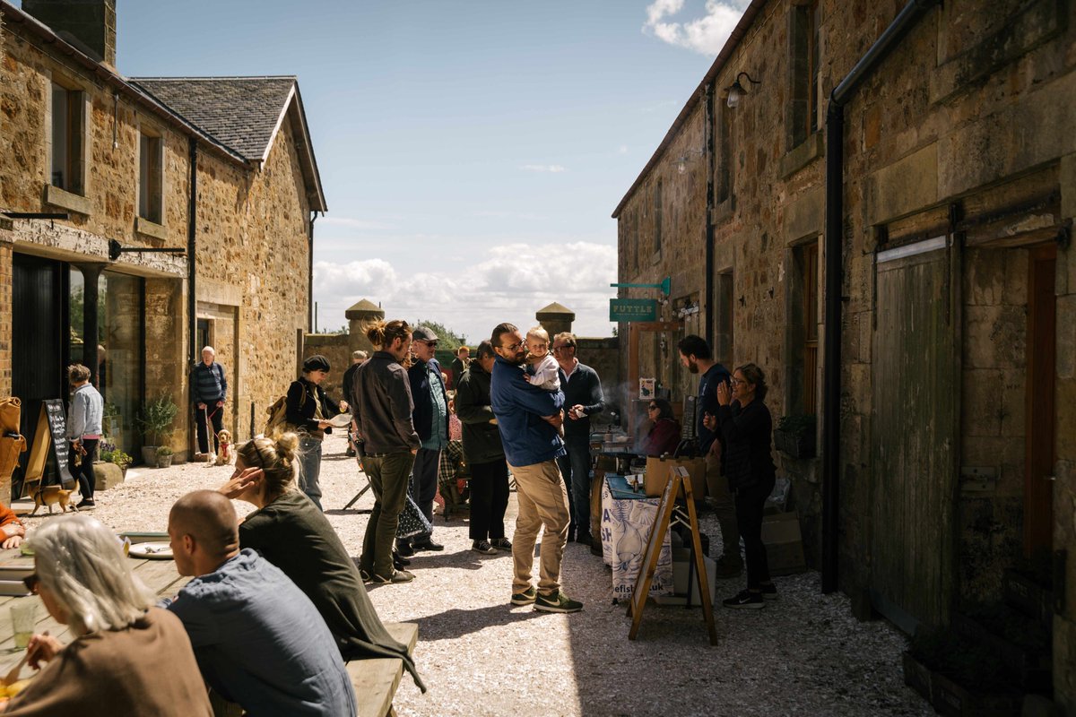 We'll be enjoying a stimulating day of eating, drinking and learning all things organic at #SpotsOnMyApples Festival <a href="/BowhouseFife/">Bowhouse</a> this Saturday. Tickets still available 👉 futtle.com/shop/p/spots-o…