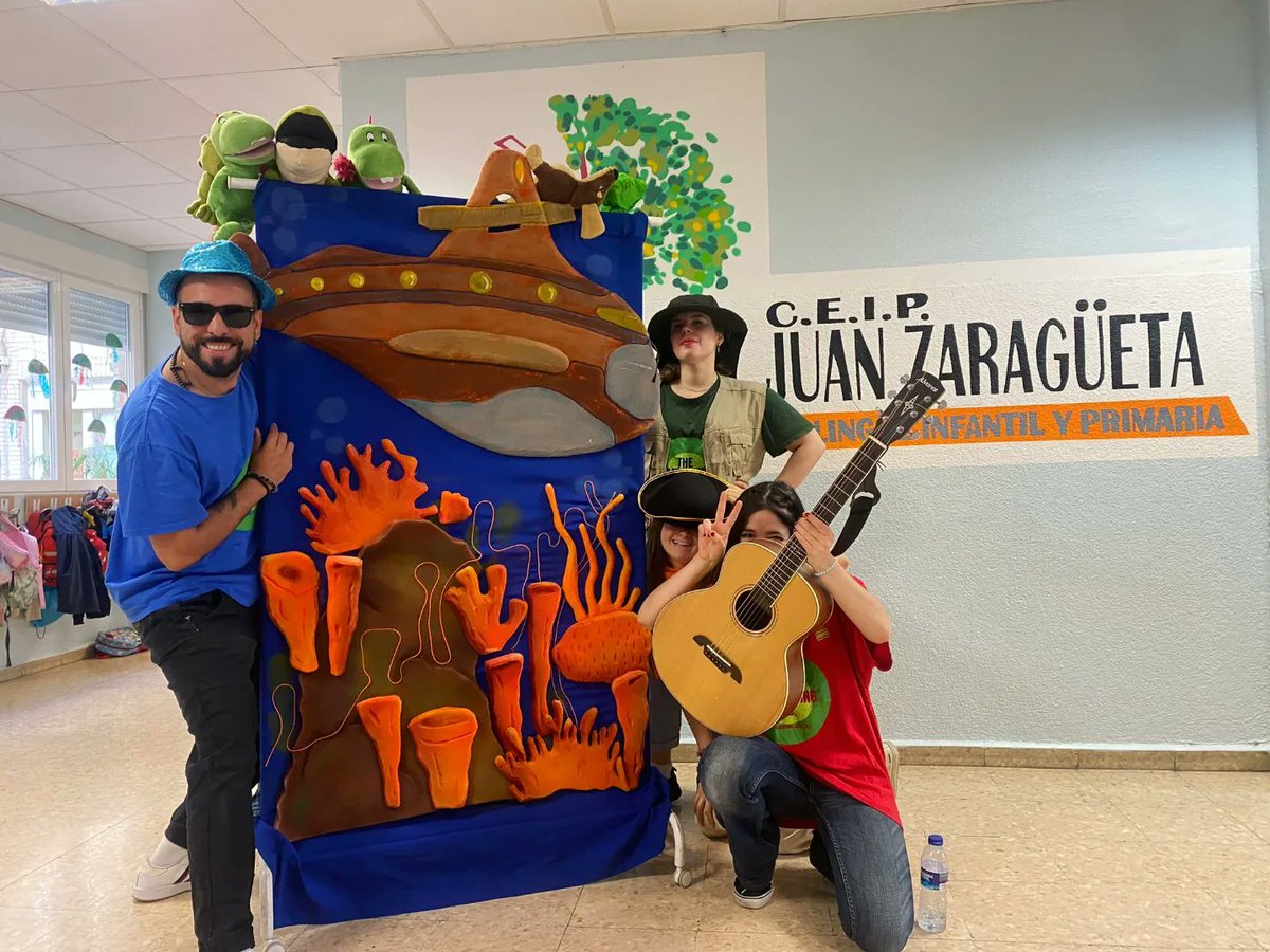 TheImprovingCo's tweet photo. Un día con The Improving Co. es un día lleno de risas, conocimientos nuevos y momentos inolvidables! 🎭🎬🏆🎊

Contáctanos para más información 👇🏼 
📧contacto@theimproving.es 

#theimprovingco #showtime #teatro #madrid #teatroimprovingco #teatroinfantil #espectáculos https://t.co/MjY8I7gTfD
