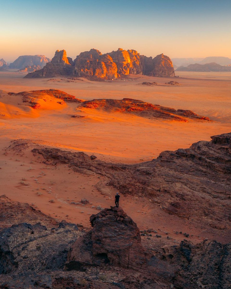 The insane landscapes of Wadi Rum 🇯🇴

3 days in this beautiful desert was not enough, can’t wait to go back and explore more some day 🤘🏻
#travellingApples #beautiful #artofvisual #travelingram #travelphotography #explore #beautifuldestinations #wanderlust #beauty #Modelo