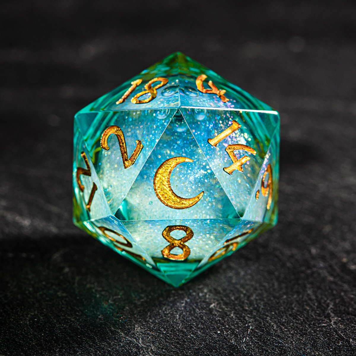 CrystalMaggie2's tweet photo. Chrysoilte liquid core dice set with moon🌙😍😘☺️

#dnd #ttrpg #dice #handmadedice https://t.co/RJJJt9UENI