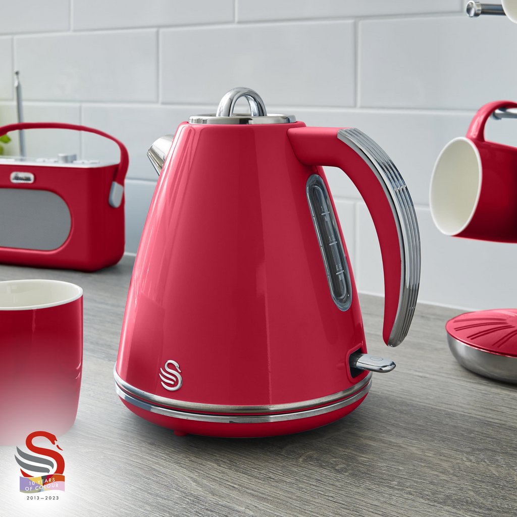 SwanBrandUK's tweet photo. A little Retro appreciation post to brighten up your feed๐๐
Which is your favourite product and colour?
#10YearsOfRetro #10YearsOfColour
https://t.co/O95JhftGGu https://t.co/vSQFRjbVzp