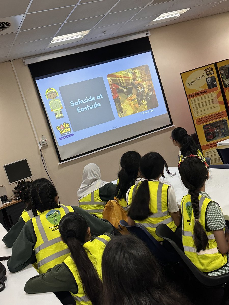 Year 6 have arrived at @safesidecentre  We are looking at how to become road smart, steet smart, fire smart and outdoor smart! #Y6Transition #wearecreate @trust_create @misterunwin
