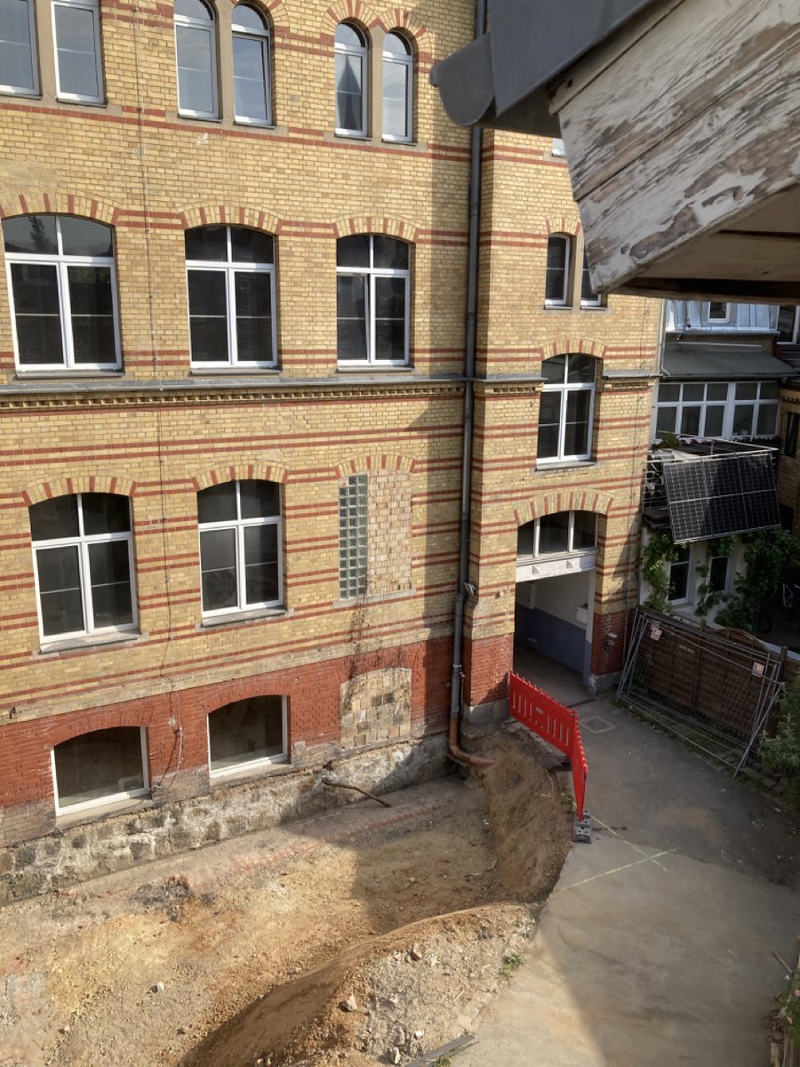 Allegro_Packets's tweet photo. Big news 😏✨

New Headquarter is coming soon 🏡🎉

Recently we've all visited the construction site that soon will be our new office! 👷🏼

#AllegroPackets #office https://t.co/OWvM8Q6kEs