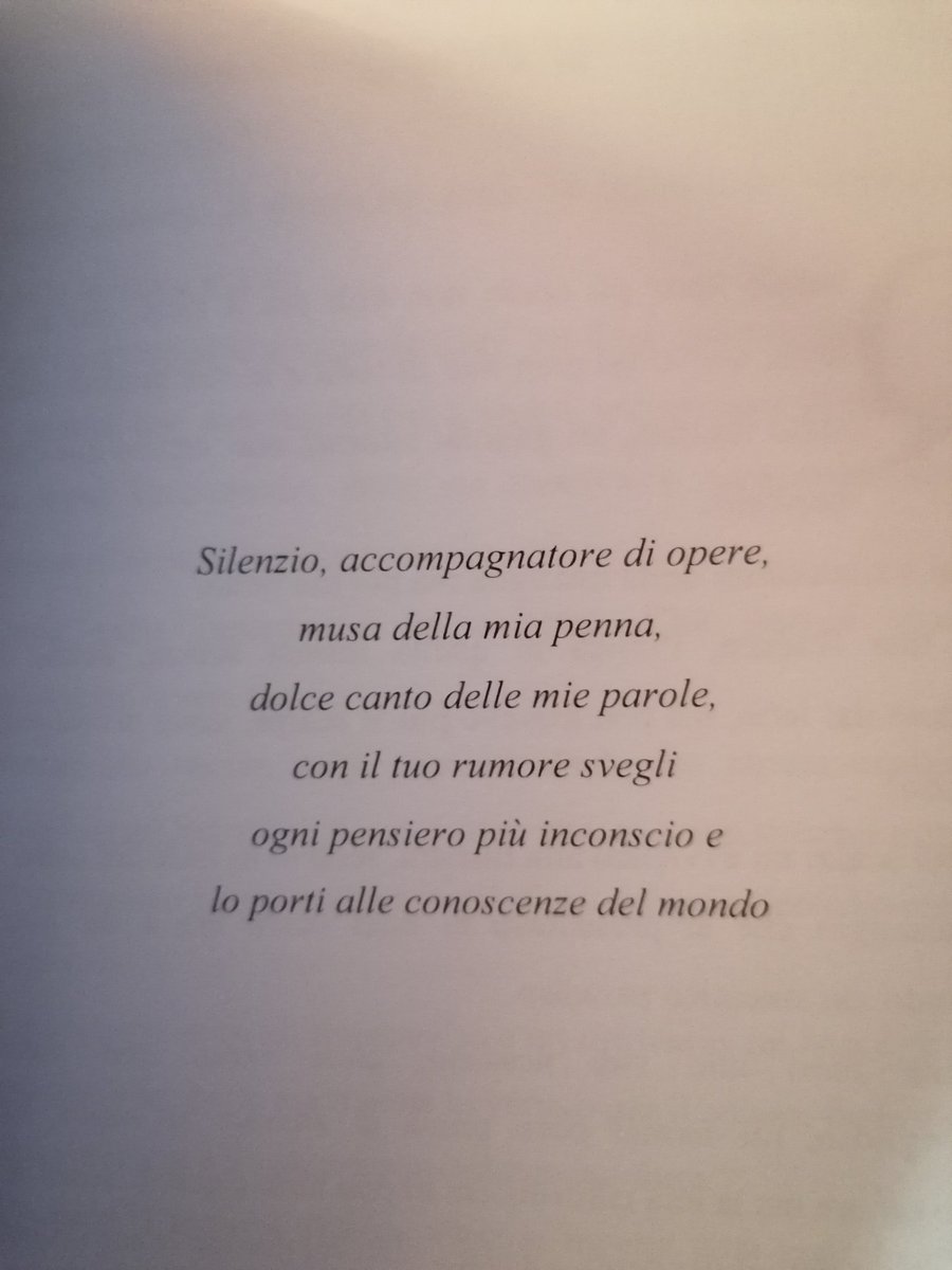 C'è una storia che ti porta dentro un mondo parallelo.
...
#mondoparallelo #libro #ebook #AlfabetoDelleEmozioni #libreria #librodelgiorno #15giugno #SalaLettura #PensieroDelMattino #Kobo #pensieroindelebile #arte #narrativacontemporanea #poesiacontemporanea