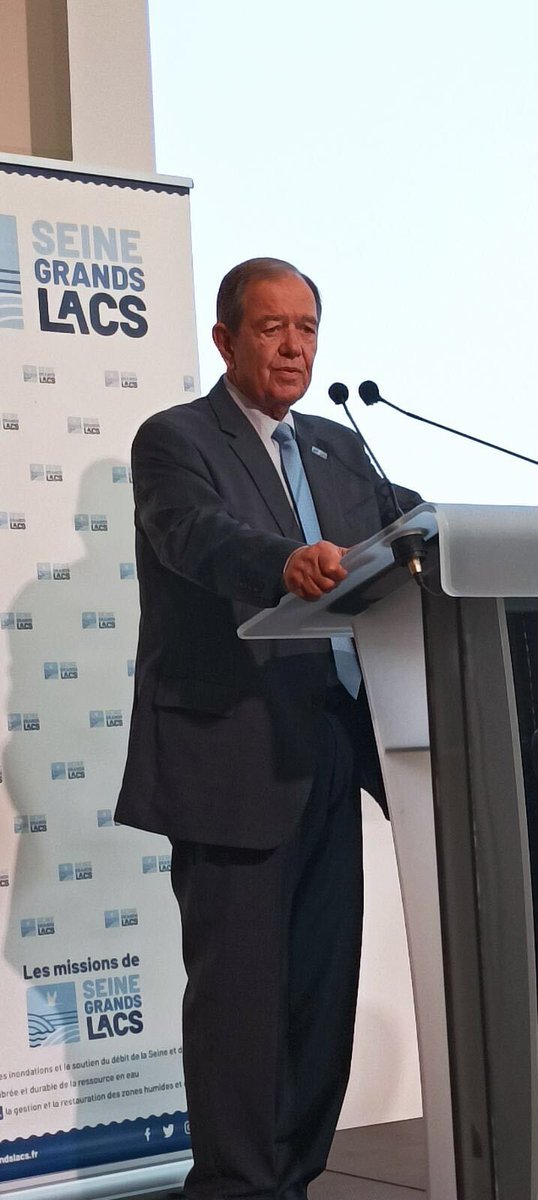 SeineGrandsLacs's tweet photo. Lancement des Rencontres Seine Grands Lacs ! 
Pour Patrick Ollier, Président de l'EPTB " Seine Grands Lacs est une ambition pour les personnes concernées par la gravité des #inondations et de la sécheresse. Je souhaite qu'elle soit portée et partagée par tous ! " 💬💧 https://t.co/BIpQJsHE4C