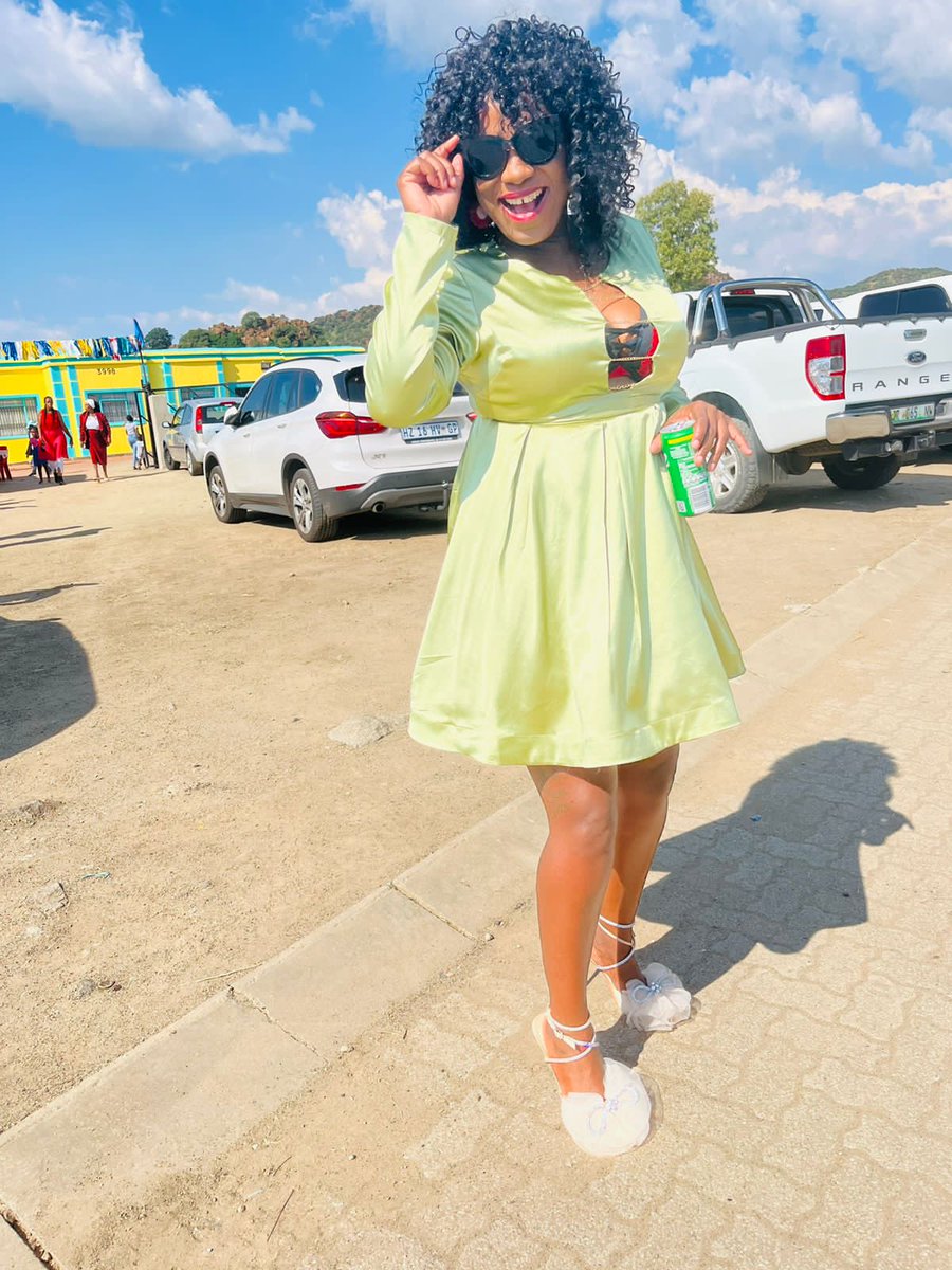 KayCee_June16's tweet photo. Throwing back to this picture , the last wedding I attended since last year Lona ga le nyale hle🥴🥴 https://t.co/ZP1TJISy2u