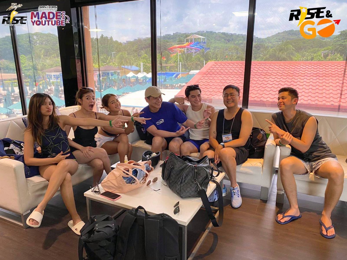 Rise Artists Studio tweet media