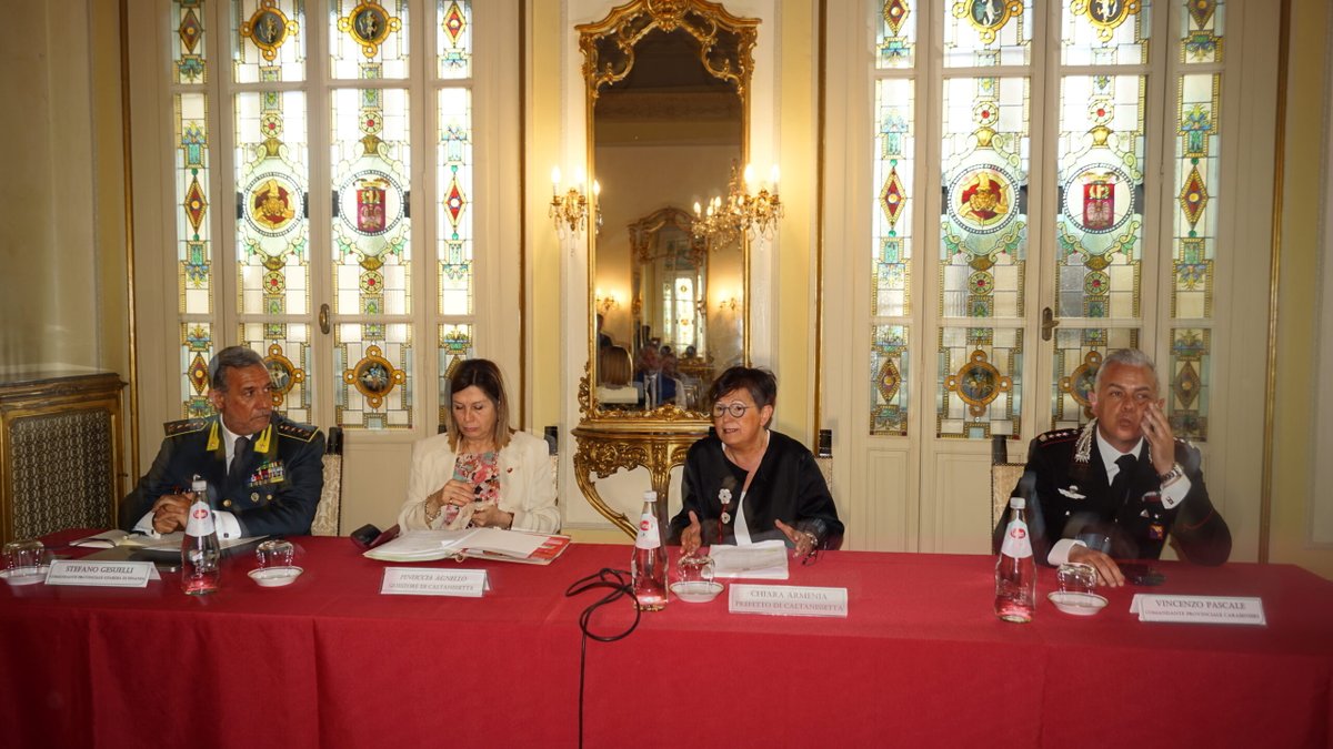 caltalive's tweet photo. Conferenza stampa in Prefettura per il finanziamento ottenuto nell'ambito del Programma Operativo Complementare "Legalità" 2014-2020", gestito dal Ministero dell'Interno, Dipartimento della Pubblica Sicurezza.

https://t.co/rGb8T7EV1X https://t.co/Z6XDxPy8sn