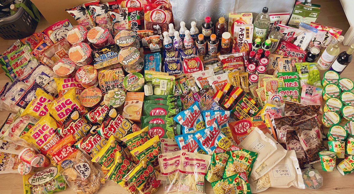 日本旅行から帰って来てまずするのは、
買って来た物チェック🥺❤️

BIGサイズとか買ってるのに、小さく見える😂

食品系だけでこの量、
買い過ぎだよね🤣🤣🤣笑

#一時帰国あるある https://t.co/dLkcg9zBO8