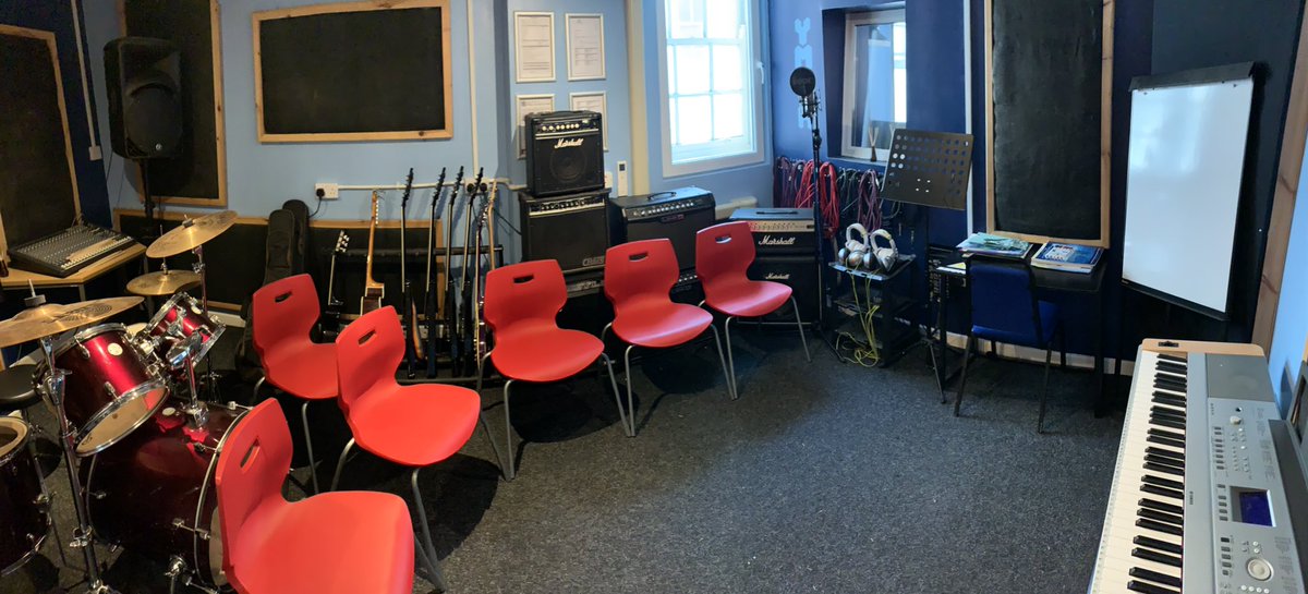 🎸🎤🎹All set for tonight’s Group Music Workshop at @YMCASwansea recording studio #childreninneed #youthwork #youthworkwales