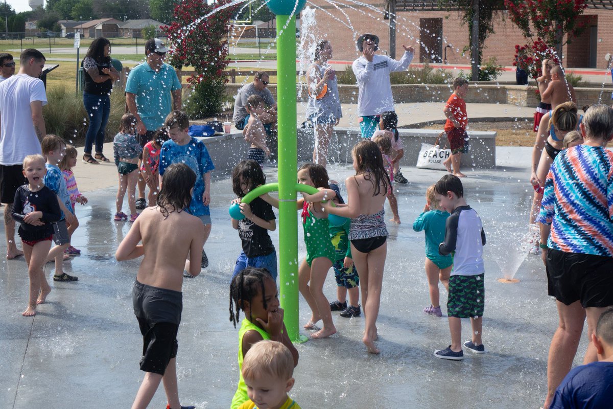 VisitTheColony's tweet photo. Kids Colony Splash Park is open for the season! Enjoy daily access to the free community park now through Labor Day.
https://t.co/u5EpXhBVMS
#splash #family #summer #TheColony #Texas #TheColonyTX #VisitTheColony #VisitTheColonyTX #DFW https://t.co/09GxY1Y3T7