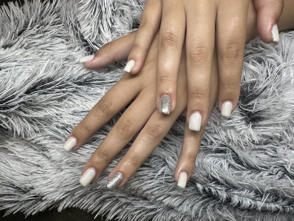 Acrylic nails by Kaylee ✨ #acrylic #acrylicnails #nails #cosmo #beauty #color #longnails #shortnails #custom #salon #spa #manicure #fullset #art #polish #gelpolish #shellac #gel #shellacpolish #maryturnerdayspa