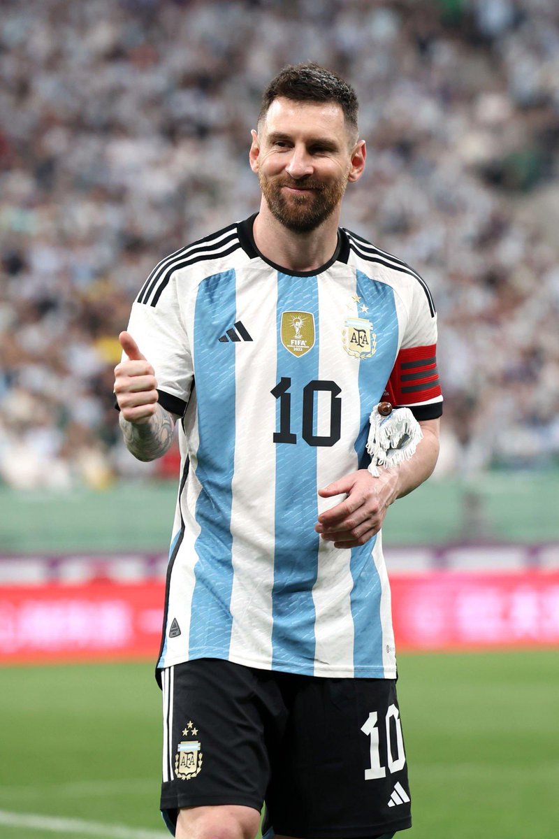 FT: 🇦🇷 Argentina 2-0 Australia 🇦🇺 

⚽️ Leo Messi
⚽️ German Pezzella
