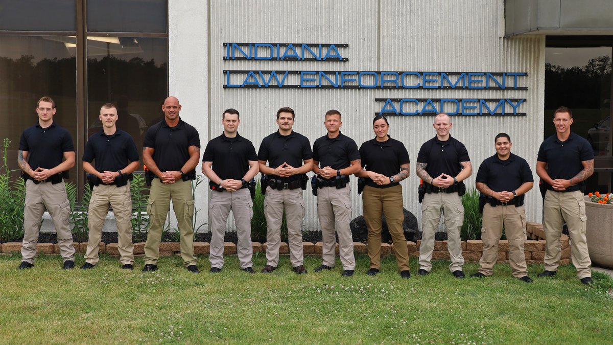 IndianaLawEnfo1's tweet photo. Squad Leaders (L-R) for the 230th Class are:
Justin Balog, Zoren Baker, Jon Gilbert, Joshua Gurkins, Carter Lorenz, Austin Massey, Aubrey Rickly, Cory Poland, Antonio Santini and Patrick Wedow. #ILEABasicClass230 #IndianaPolice https://t.co/9IOynfPzuX