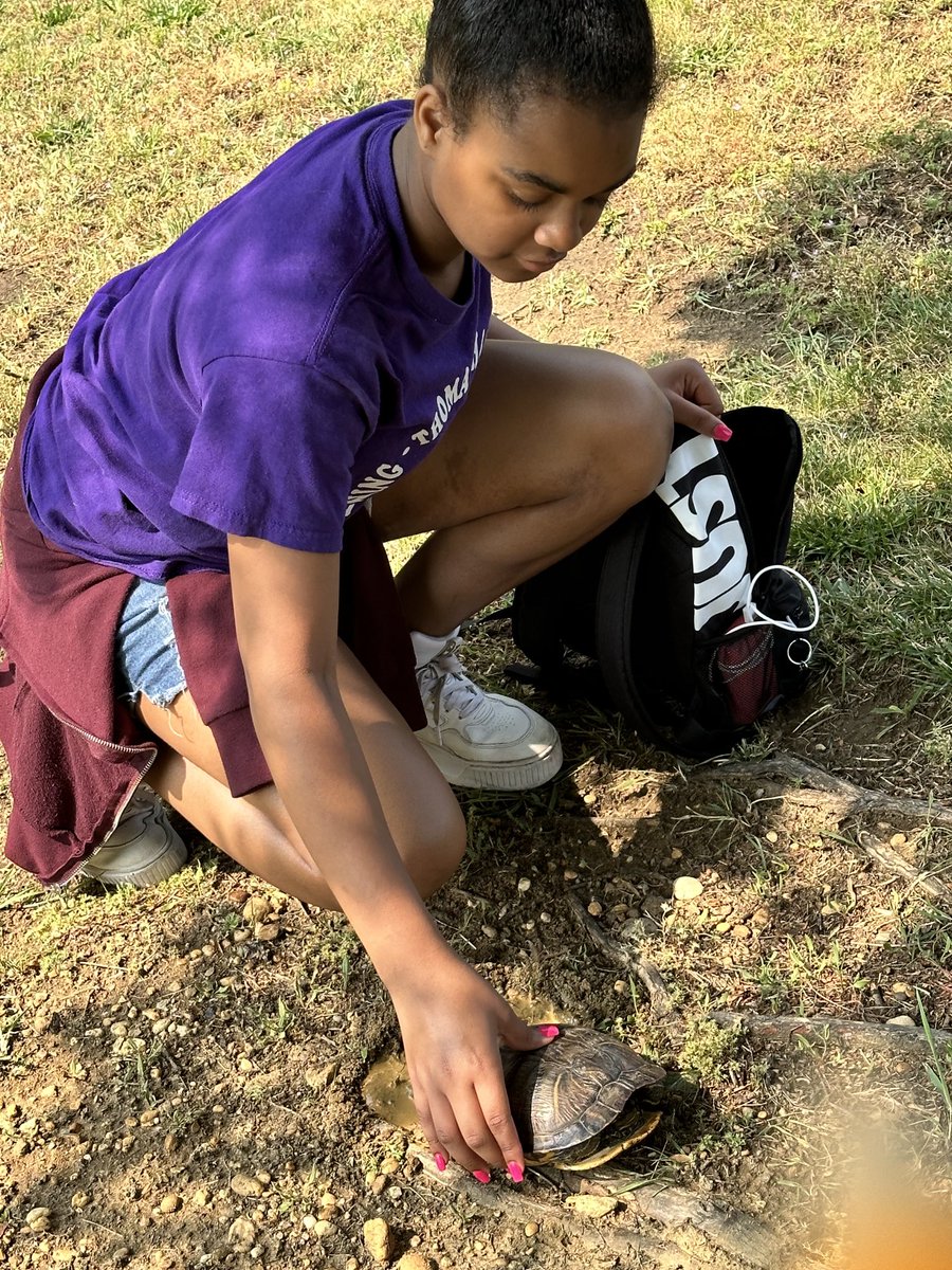 5th grade nature Scavenger hunt at  Newton Lake!