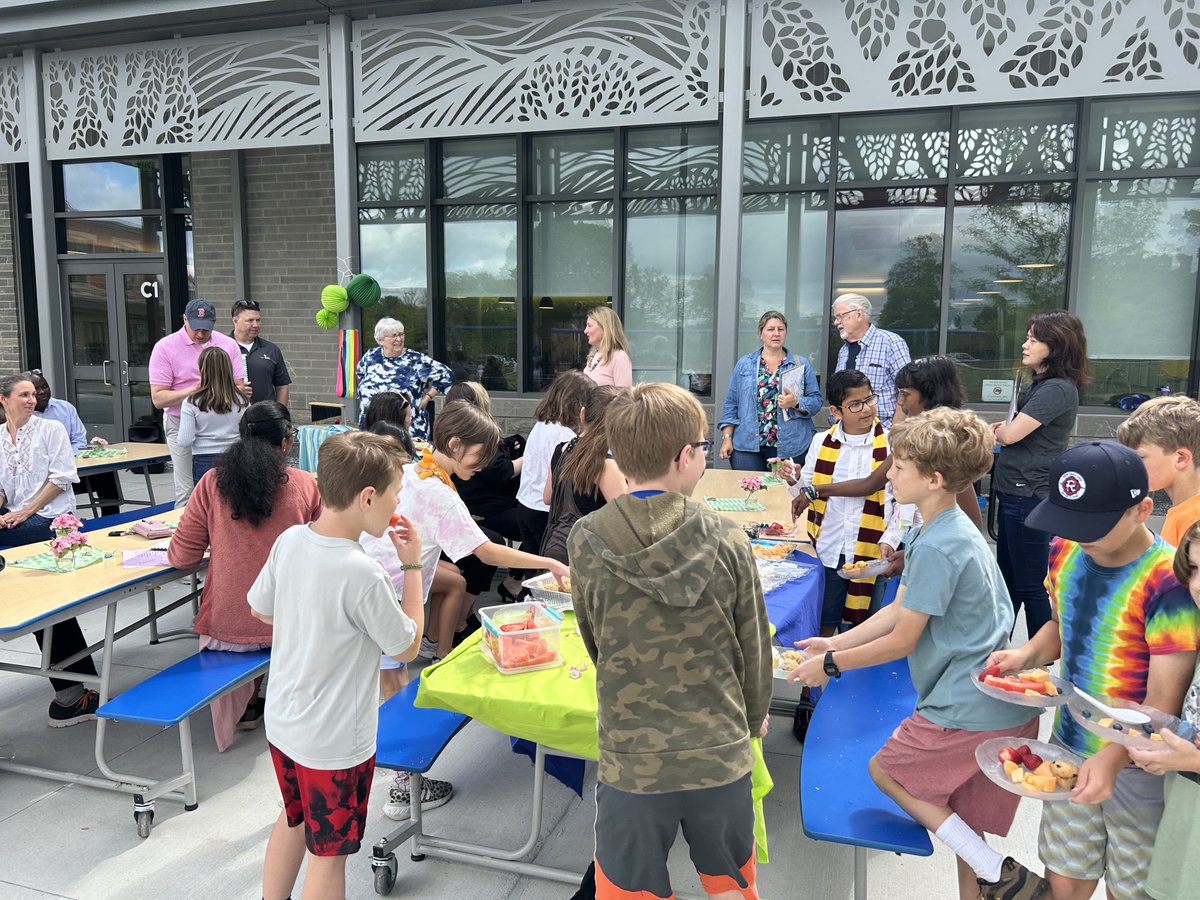 3rd graders enjoyed treats after sharing their poetry with family and friends.