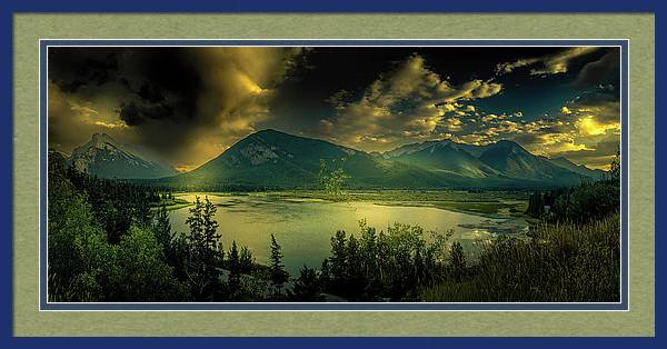 Banff overlook panorama sunset:

fineartamerica.com/featured/banff… 

#banff #BanffNationalParkCanada  #canadianmountains #banffsunset #banffpanorama #landscapephotography #art4mom #travelphotography #nature #BuyIntoArt #springforart #art #AYearForArt #Travel  #elegantfinephotography