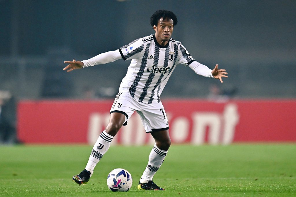 🚨❌ Despite the last rumors, to date Juan #Cuadrado is not a priority for #Fenerbahce.

📌 The #Juventus player - whose contract is about to expire - has some options on the table, especially from 🇸🇦. 

⏳ The 🇨🇴 will decide his future soon. 🐓⚽ #Transfers