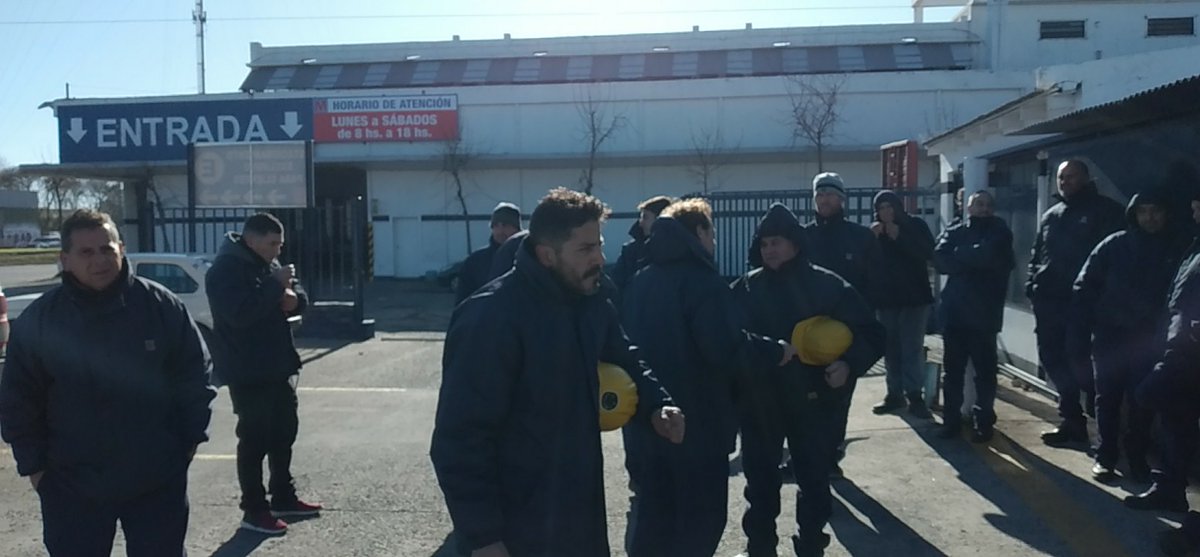 <a href="/0223comar/">0223</a>  <a href="/charlywalker/">Carlos Walker</a> <a href="/lacapitalmdq/">Diario La Capital Mar del Plata</a>  #asamblea en mayoristas por reclamo de #plusdeinvierno por zona fría